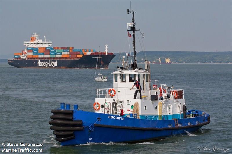 escorte (Tug) - IMO 8871027, MMSI 316006563, Call Sign CFH2894 under the flag of Canada