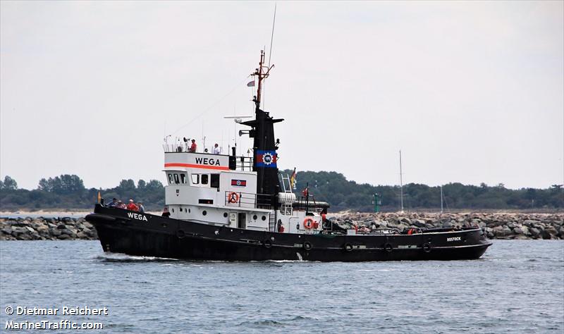 wega (Tug) - IMO 6801042, MMSI 211238490, Call Sign DEKE under the flag of Germany