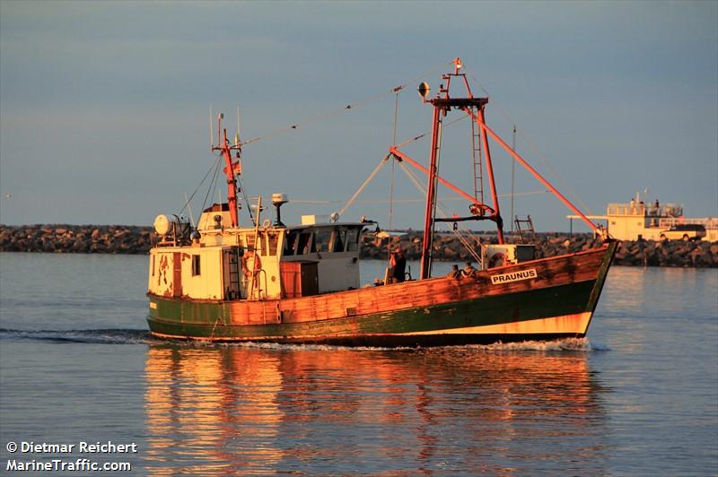 praunus (Dredging or UW ops) - IMO , MMSI 211586760, Call Sign DBFN under the flag of Germany