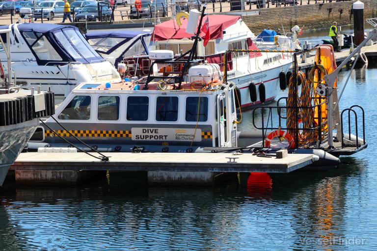 crc tempest (Diving ops) - IMO , MMSI 232003835, Call Sign MYUY7 under the flag of United Kingdom (UK)