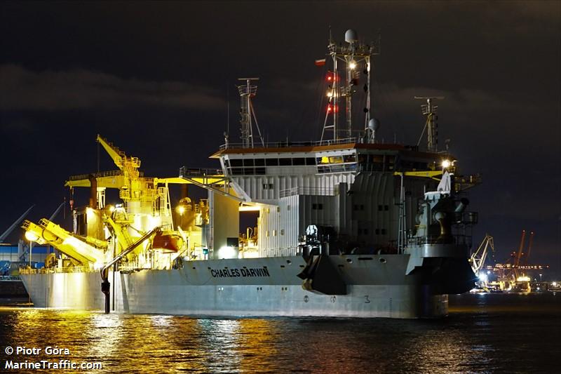 charles darwin (Hopper Dredger) - IMO 9528079, MMSI 253422000, Call Sign LXWN under the flag of Luxembourg