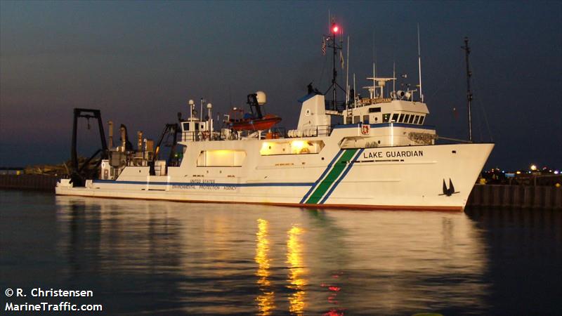 usepa lake guardian (Dredging or UW ops) - IMO , MMSI 338021074, Call Sign WA09082 under the flag of USA