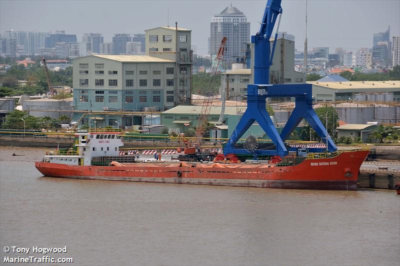 10o c30 c25 (Dredging or UW ops) - IMO , MMSI 574668888 under the flag of Vietnam