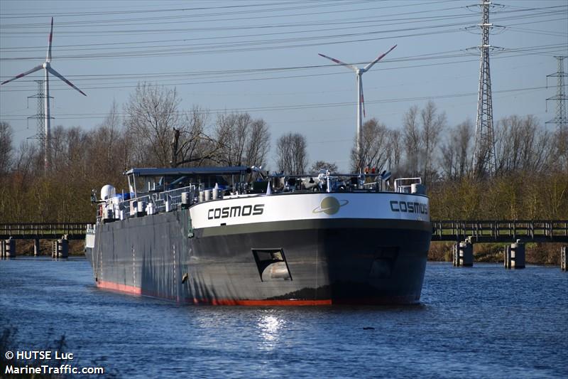cosmos (Tanker) - IMO , MMSI 205260390, Call Sign OT2603 under the flag of Belgium