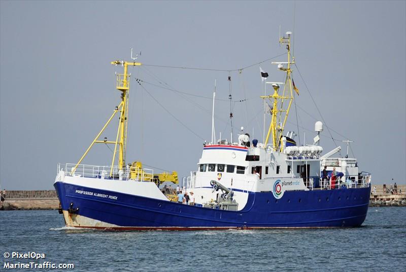 resq people (Research Vessel) - IMO 5285667, MMSI 211215130, Call Sign Y3CH under the flag of Germany
