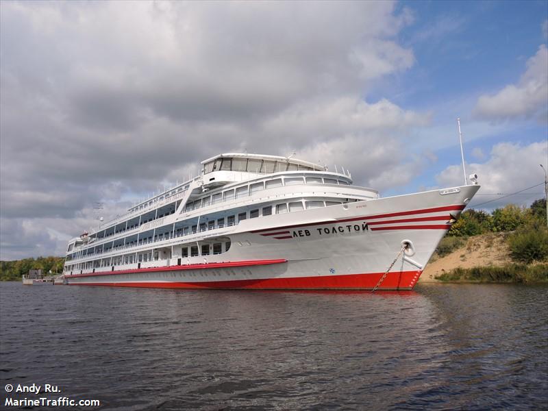 lev tolstoy (Passenger ship) - IMO , MMSI 273350150 under the flag of Russia