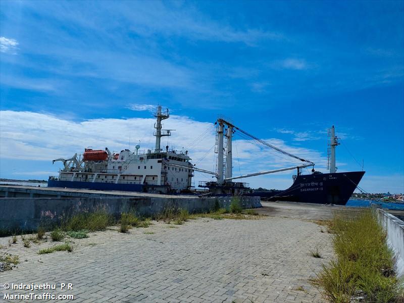 mv sagardeep-ii (Buoy/Lighthouse Vessel) - IMO 8821034, MMSI 419030800, Call Sign VWSI under the flag of India