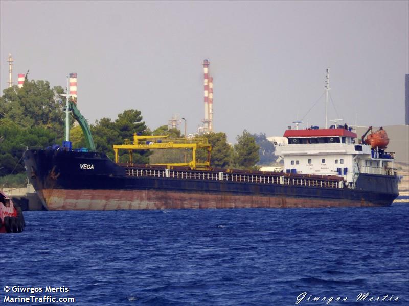 vega (General Cargo Ship) - IMO 8744224, MMSI 577490000, Call Sign YJWZ4 under the flag of Vanuatu