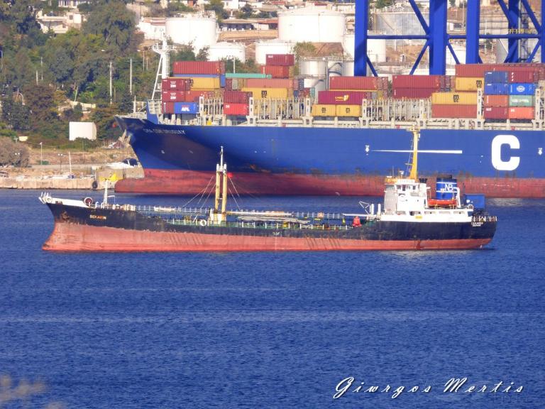 victory (Bunkering Tanker) - IMO 7128227, MMSI 613003408, Call Sign TJMC157 under the flag of Cameroon