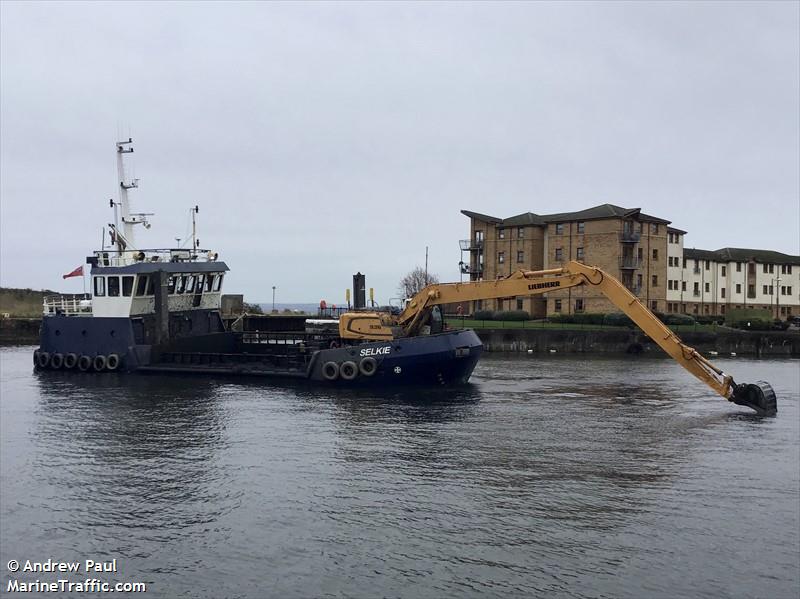 selkie (Dredging or UW ops) - IMO , MMSI 235116681, Call Sign 2JKL3 under the flag of United Kingdom (UK)