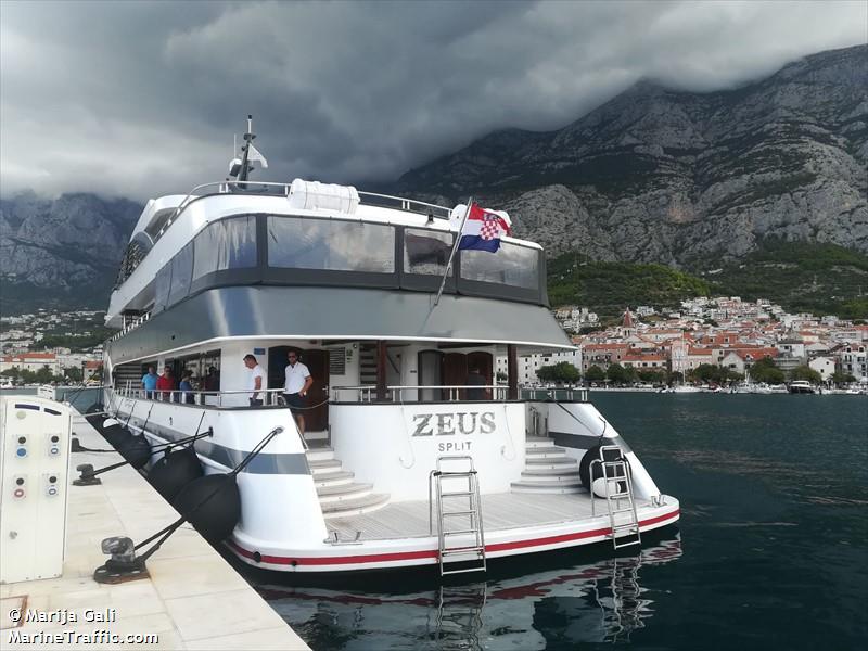 zeus (Passenger ship) - IMO , MMSI 238126240, Call Sign 9A5025 under the flag of Croatia