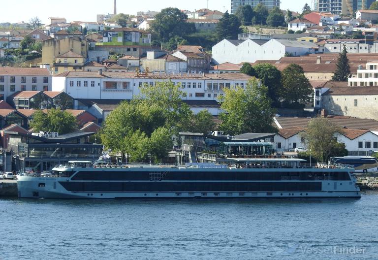 douro splendour (Passenger ship) - IMO , MMSI 263673951, Call Sign CSZH3 under the flag of Portugal