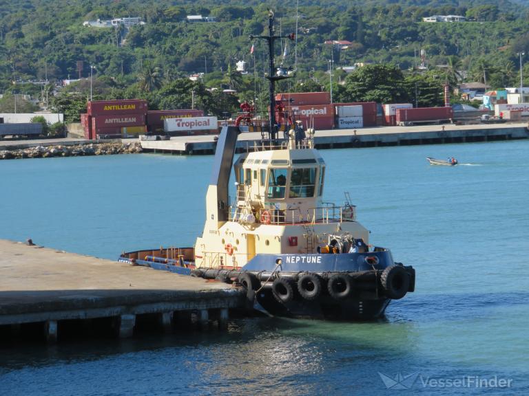 neptune (Tug) - IMO 9206932, MMSI 327801013, Call Sign HIAA42 under the flag of Dominican Rep