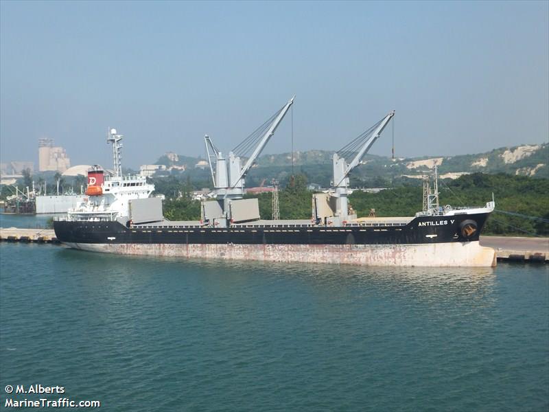 cerro santiago (Tug) - IMO 9669495, MMSI 351117000, Call Sign TUG)CS under the flag of Panama