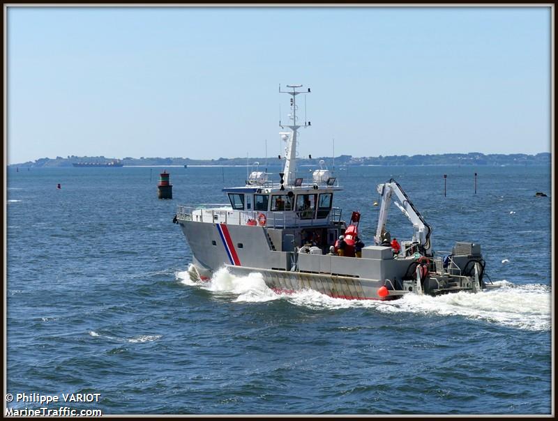 gavrinis (Dredging or UW ops) - IMO , MMSI 227820970, Call Sign FAE8695 under the flag of France