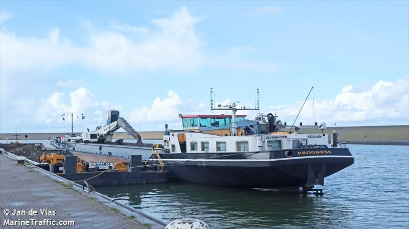 progress (WIG) - IMO , MMSI 244690849, Call Sign PG8622 under the flag of Netherlands