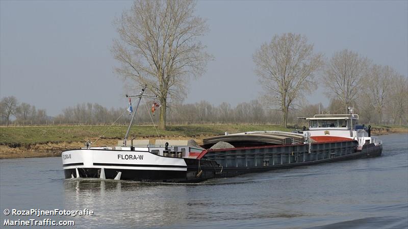 flora w (Cargo ship) - IMO , MMSI 244710357, Call Sign PG8107 under the flag of Netherlands