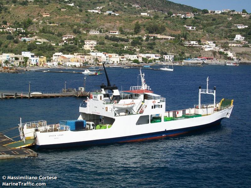 green lipari (Passenger/Ro-Ro Cargo Ship) - IMO 6800426, MMSI 247222300, Call Sign ISMC under the flag of Italy