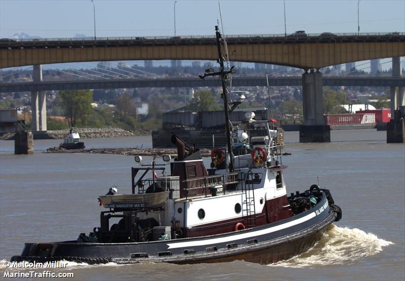 island navigator (Tug) - IMO , MMSI 316001885 under the flag of Canada