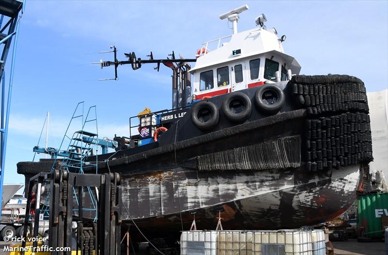 herb l ledcor (Tug) - IMO , MMSI 316031481 under the flag of Canada