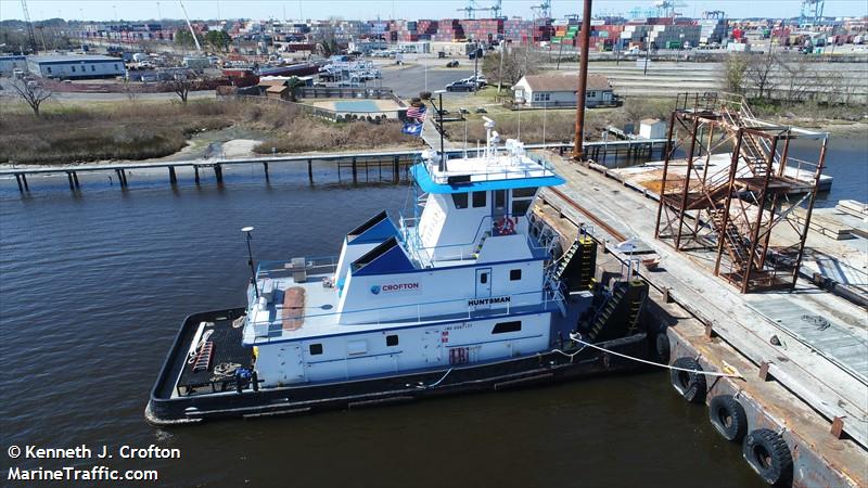 huntsman (Tug) - IMO 8987137, MMSI 368081170, Call Sign WDK7100 under the flag of United States (USA)