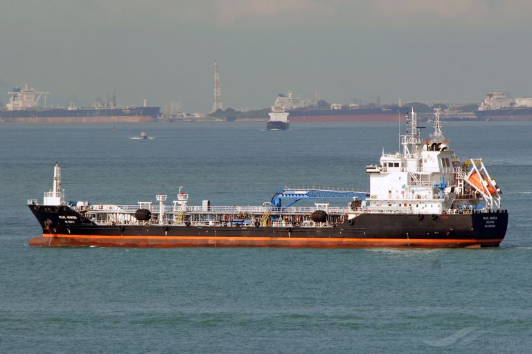 pearl mimosa (Bunkering Tanker) - IMO 9825063, MMSI 563059500, Call Sign 9V5751 under the flag of Singapore