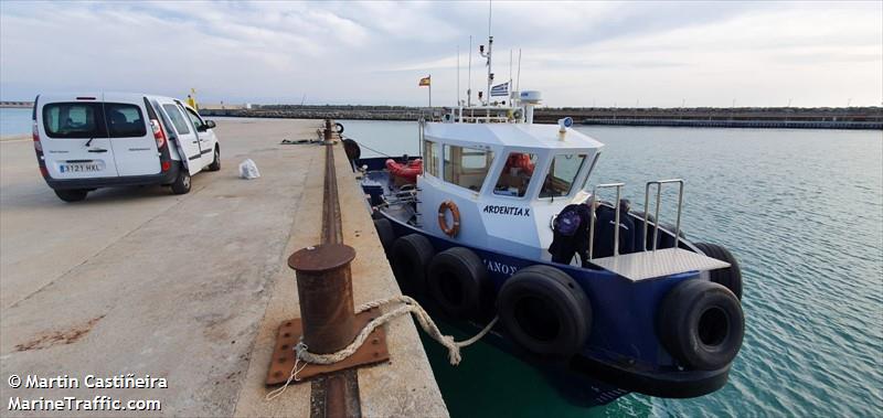 ardentia x (Diving ops) - IMO , MMSI 225993124 under the flag of Spain