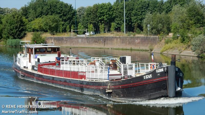 seraphine (Cargo ship) - IMO , MMSI 226010790, Call Sign PK7771 under the flag of France