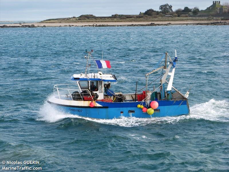 fv cap a lest (Fishing vessel) - IMO , MMSI 227638350, Call Sign FV9998 under the flag of France