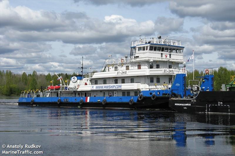 ot-2410 (Tug) - IMO , MMSI 273362450, Call Sign UAXE7 under the flag of Russia