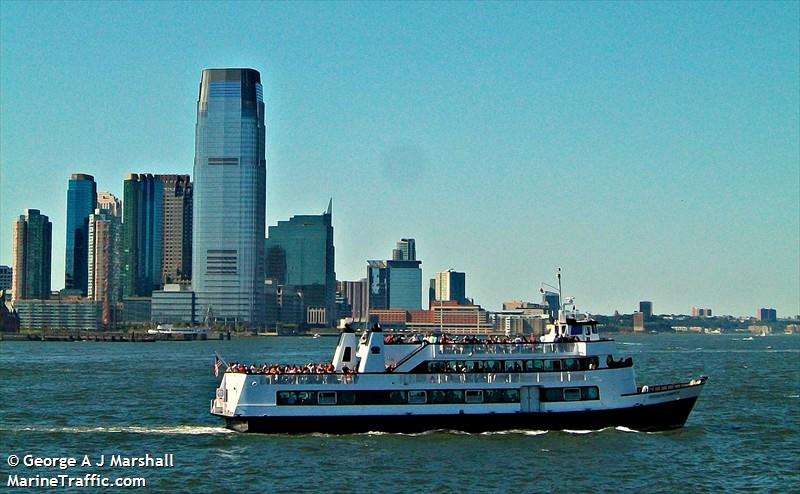 statue of liberty v (Passenger ship) - IMO , MMSI 367397040, Call Sign WDE7741 under the flag of United States (USA)