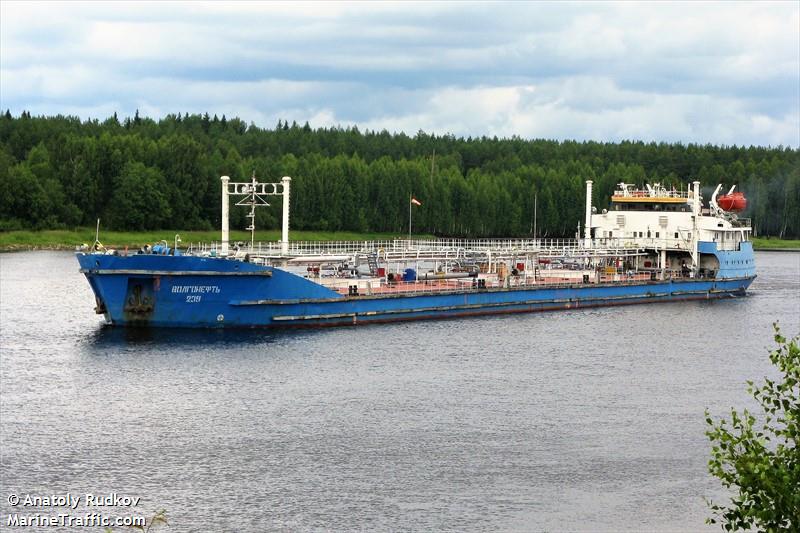 volgoneft-239 (Tanker) - IMO , MMSI 273354600, Call Sign UBRB-8 under the flag of Russia