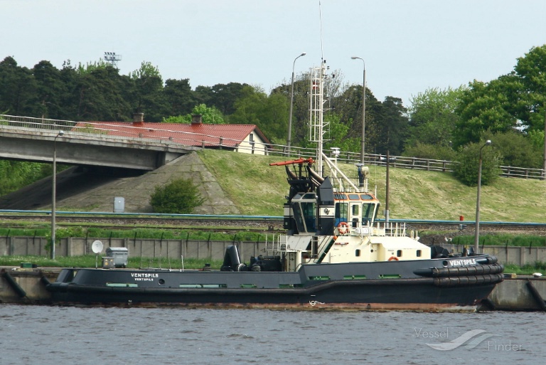 ventspils (Tug) - IMO 9219599, MMSI 275057000, Call Sign YLAQ under the flag of Latvia