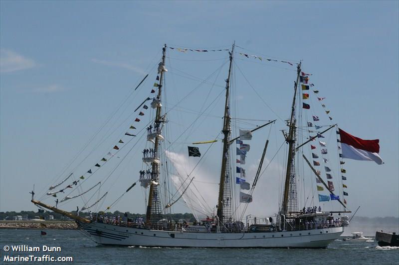 kri dewaruci (Sailing vessel) - IMO , MMSI 525002050 under the flag of Indonesia