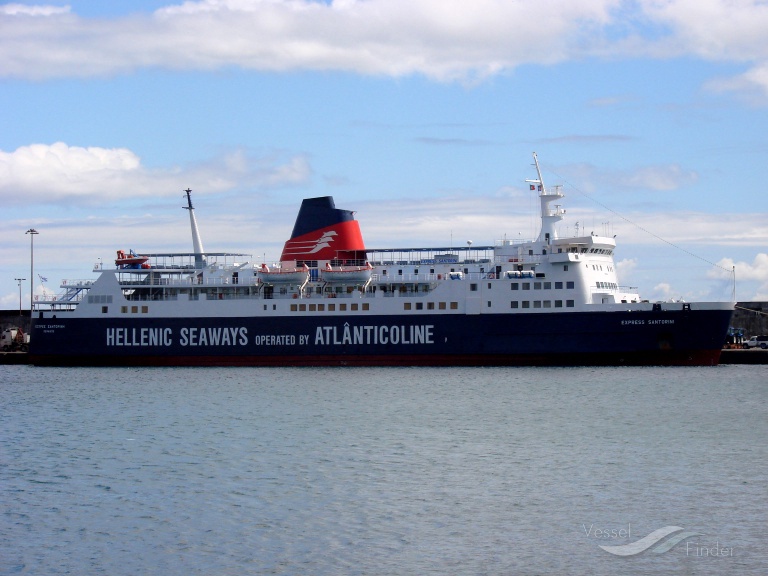 aqua myth (Passenger/Ro-Ro Cargo Ship) - IMO 7330040, MMSI 620871000, Call Sign D6A2879 under the flag of Comoros