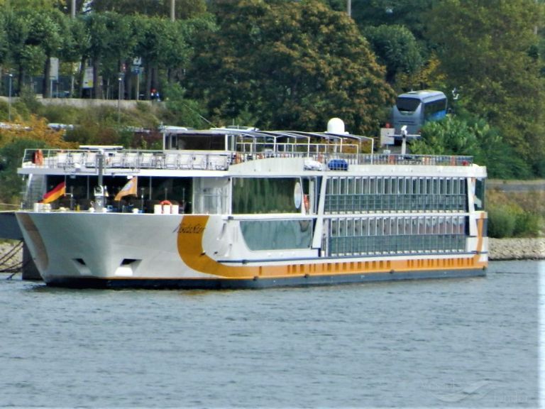 vista star (Passenger ship) - IMO , MMSI 211158980, Call Sign DH3531 under the flag of Germany