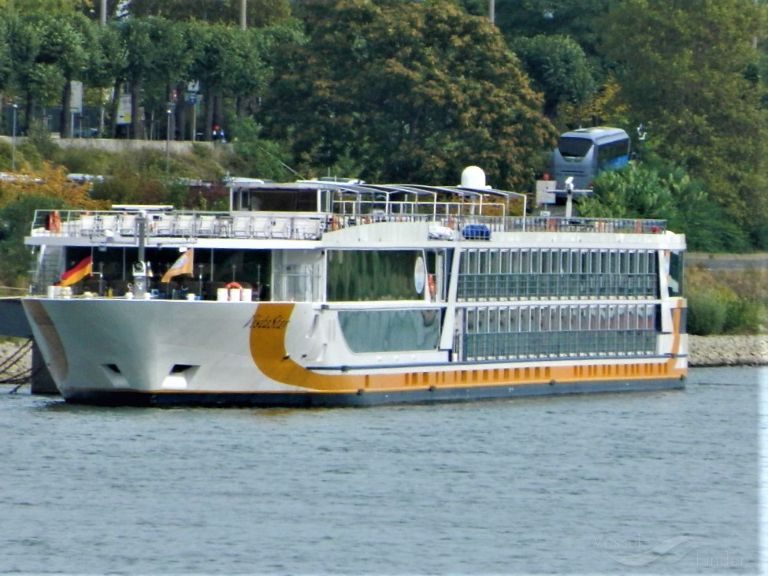 vista star (Passenger ship) - IMO , MMSI 211158980, Call Sign DH3531 under the flag of Germany