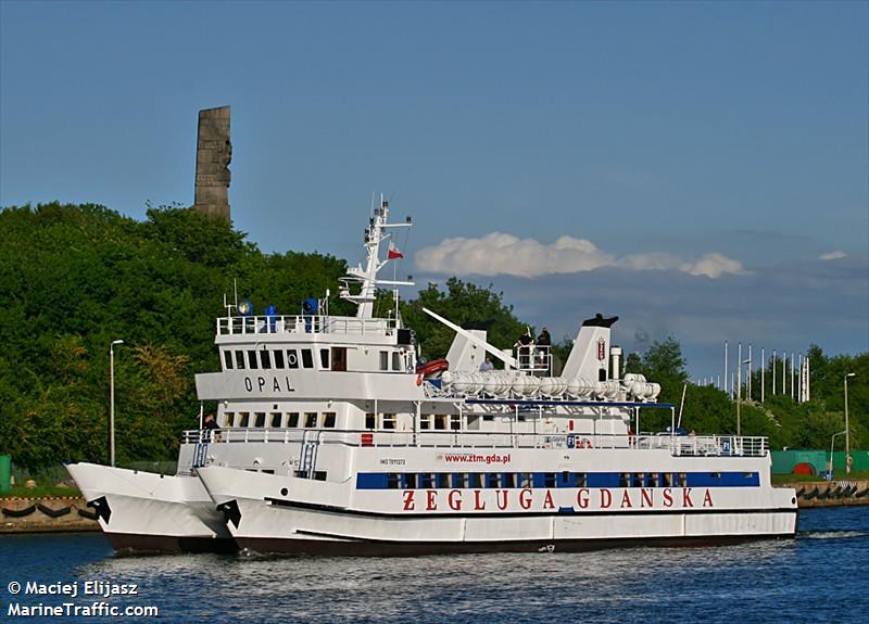 opal (Passenger Ship) - IMO 7911272, MMSI 261000340, Call Sign SQNA under the flag of Poland