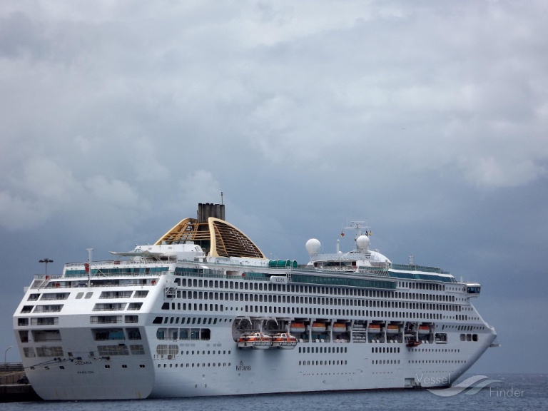 queen of the oceans (Passenger (Cruise) Ship) - IMO 9169550, MMSI 310473000, Call Sign ZCDN9 under the flag of Bermuda