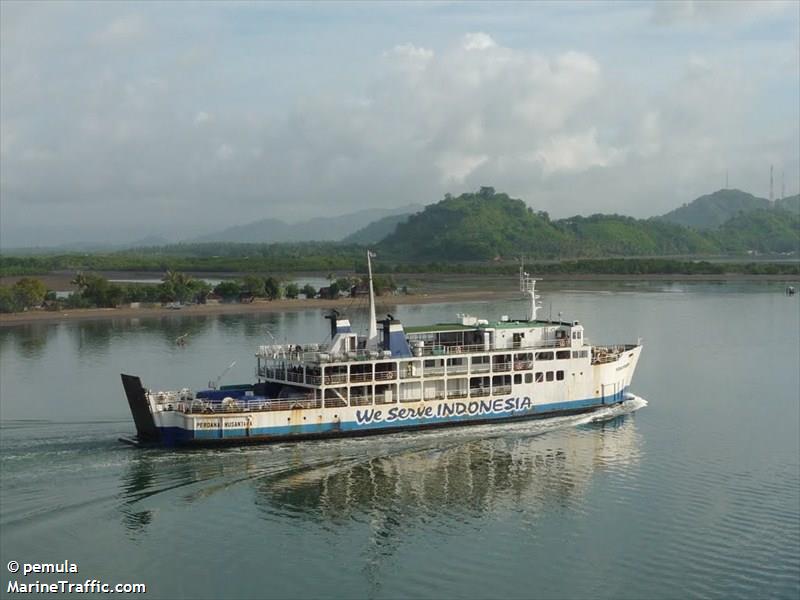 perdana nusantara (Passenger/Ro-Ro Cargo Ship) - IMO 7378066, MMSI 525002103, Call Sign YFLT under the flag of Indonesia