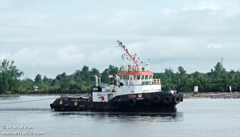 tb terik (Tug) - IMO 9487354, MMSI 525012051, Call Sign YDA6513 under the flag of Indonesia