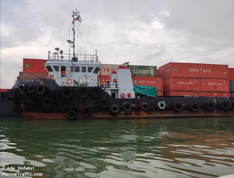 danum 53 (Tug) - IMO 9414864, MMSI 533800000, Call Sign 9WGN7 under the flag of Malaysia