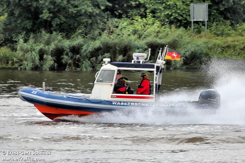 w 22 (Law enforcment) - IMO , MMSI 211681500 under the flag of Germany