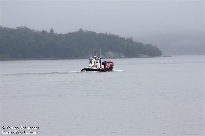 lillbjoern (Tanker) - IMO , MMSI 265757340, Call Sign SFC7422 under the flag of Sweden