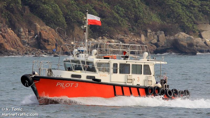 pilot33 (Pilot) - IMO , MMSI 477995228, Call Sign VRS4609 under the flag of Hong Kong