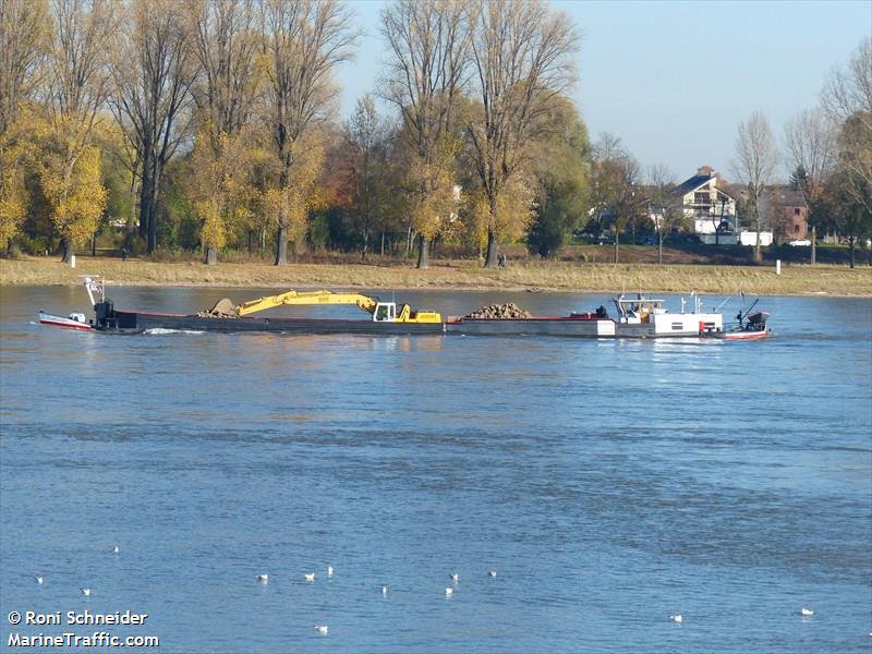 josef (Dredging or UW ops) - IMO , MMSI 211514870, Call Sign DC3347 under the flag of Germany