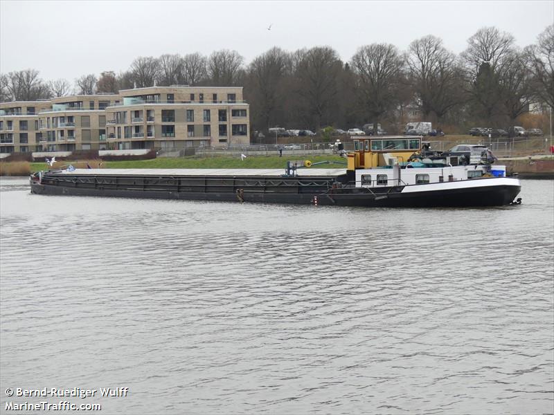 lumina (Cargo ship) - IMO , MMSI 244710537, Call Sign PE4268 under the flag of Netherlands