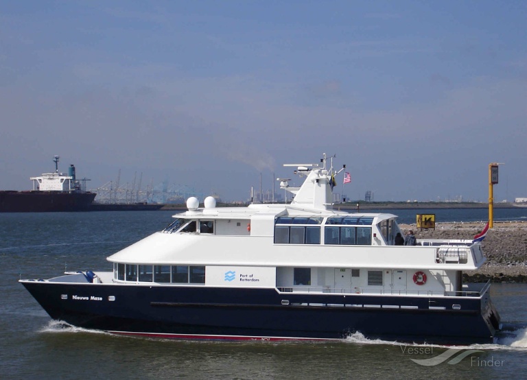 nieuwe maze (Passenger ship) - IMO , MMSI 245742000, Call Sign PGGJ under the flag of Netherlands