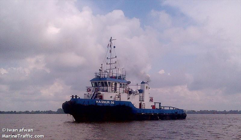 hasnur 06 (Unknown) - IMO , MMSI 525003058 under the flag of Indonesia