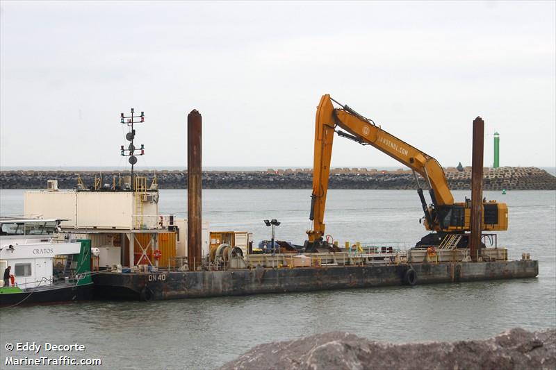 dn40 (Dredging or UW ops) - IMO , MMSI 645485000 under the flag of Mauritius